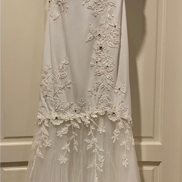 Wedding Dress or Ballgown - Picture 2 of 13